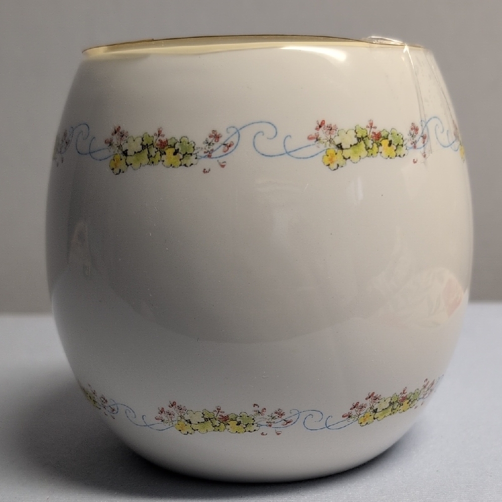 Peter Rabbit White Ceramic Jar - Picture 2 of 8